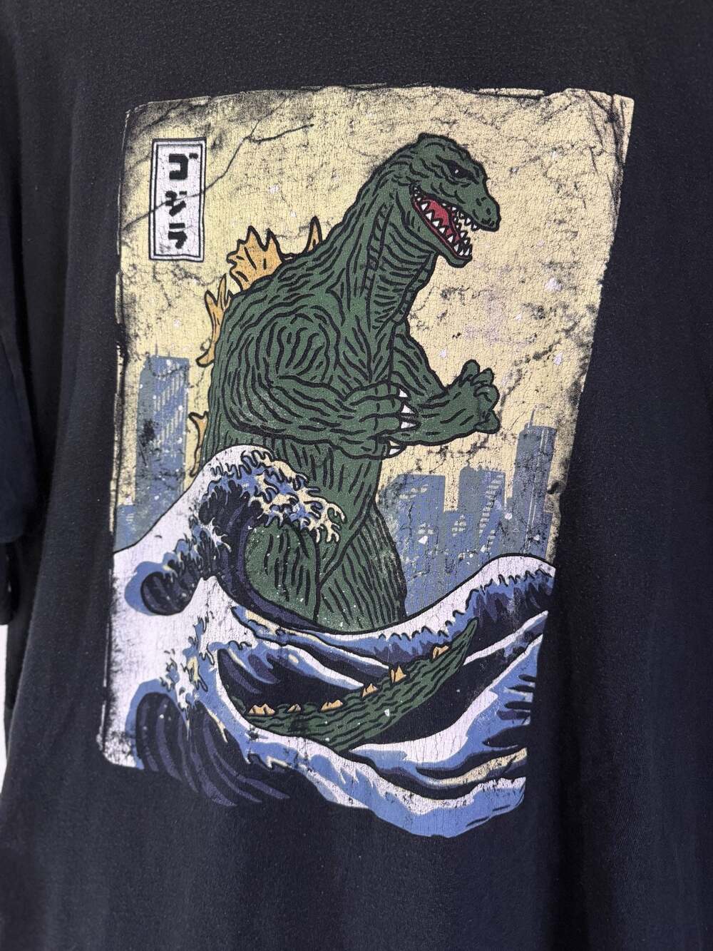 Godzilla The Great Wave Graphic Black T-Shirt XL - Picture 2 of 6